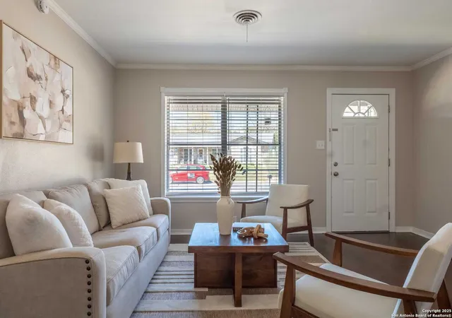 Photo 2 of Sale Pending at 258 Chesswood, San Antonio, TX 78228 | MLS# 1850939 | Listing updated on 2025-11-05