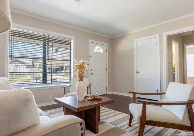 Photo 3 of Sale Pending at 258 Chesswood, San Antonio, TX 78228 | MLS# 1850939 | Listing updated on 2025-11-05