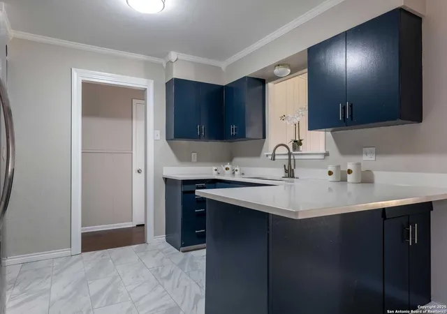 Photo 4 of Sale Pending at 258 Chesswood, San Antonio, TX 78228 | MLS# 1850939 | Listing updated on 2025-11-05