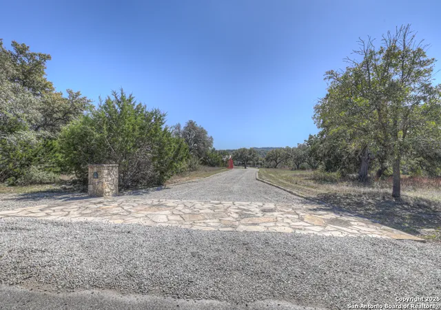 Photo 3 of Sale Pending at 120 Oak Hideaway, Canyon Lake, TX 78133 | MLS# 1850940 | Listing updated on 2026-03-24
