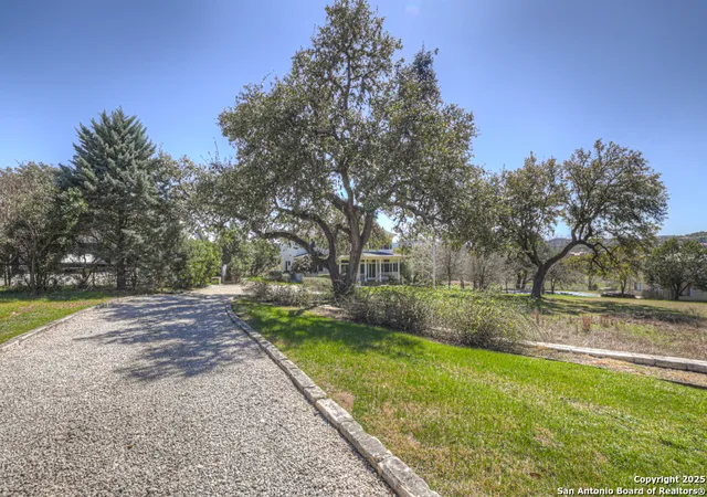 Photo 4 of Sale Pending at 120 Oak Hideaway, Canyon Lake, TX 78133 | MLS# 1850940 | Listing updated on 2026-03-24