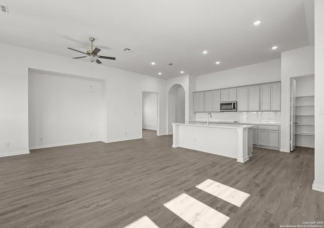Photo 4 of Sale Pending at 293 Ainslie St W, Castroville, TX 78009 | MLS# 1850949 | Listing updated on 2025-12-04