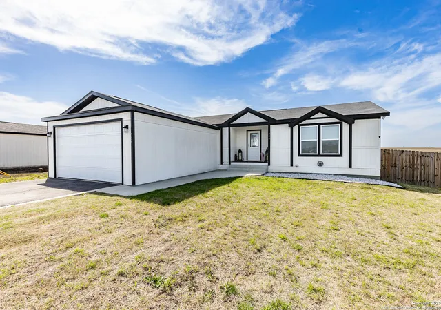 1st image of 336 Clara Ridge Rd, Marion, TX 78124 | MLS# 1851062