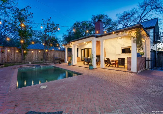 Photo 4 of Single family home for sale at 118 Brittany, San Antonio, TX 78212 | MLS# 1851123 | Listing updated on 2025-09-30