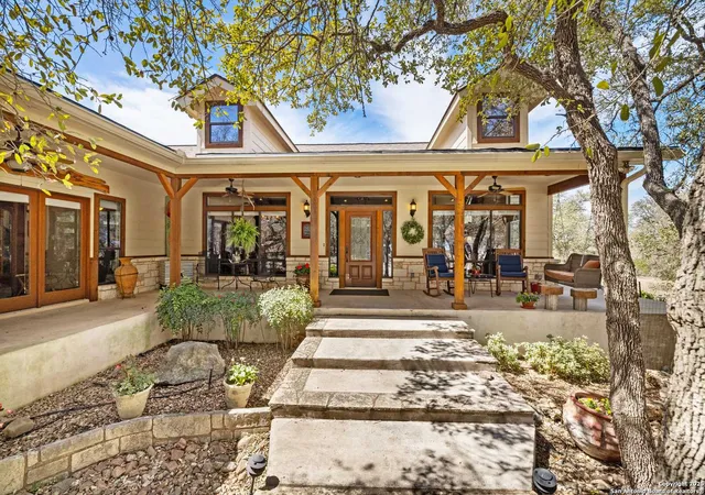 Photo 3 of Sale Pending at 201 Los Encinos, Kerrville, TX 78028 | MLS# 1851145 | Listing updated on 2025-11-03