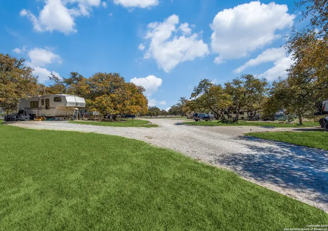 Photo 4 of Single family home for sale at 2682 Us-281, Blanco, TX 78606 | MLS# 1851213 | Listing updated on 2026-08-15