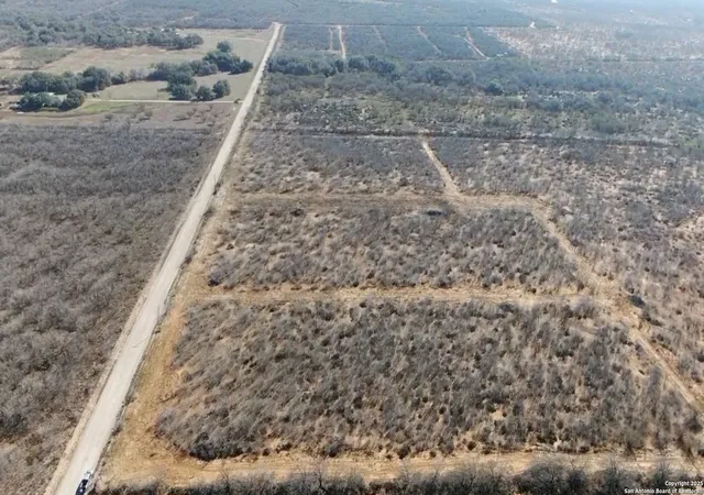 Photo 4 of Land for sale at 1432 Cr 326, Jourdanton, TX 78026 | MLS# 1851314 | Listing updated on 2025-03-31