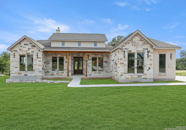 Photo 1 of Sale Pending at 109 Lazy Oak Pl, Spicewood, TX 78669 | MLS# 1851360 | Listing updated on 2026-01-20
