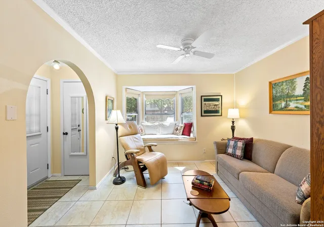 Photo 4 of Single family home for sale at 5007 Arbor Ridge Dr, San Antonio, TX 78228 | MLS# 1851381 | Listing updated on 2025-08-27