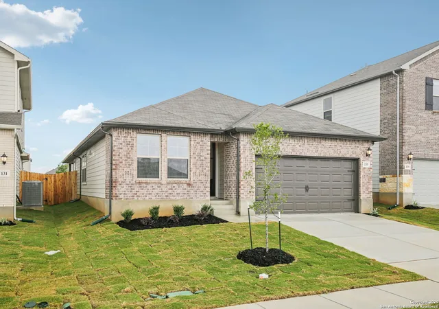 Photo 3 of Sale Pending at 135 Perciful Avenue, San Antonio, TX 78230 | MLS# 1851447 | Listing updated on 2025-09-15