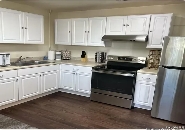 Photo 4 of House for sale at 319 S Olive St, San Antonio, TX 78203 | MLS# 1851459 | Listing updated on 2025-12-09