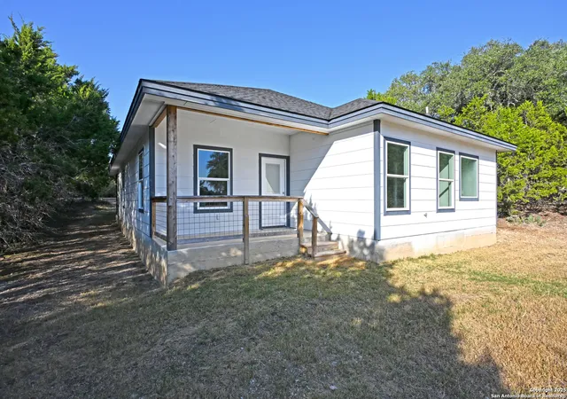 Photo 4 of Single family home for sale at 1234 Clearcreek, Canyon Lake, TX 78133 | MLS# 1851633 | Listing updated on 2026-02-06