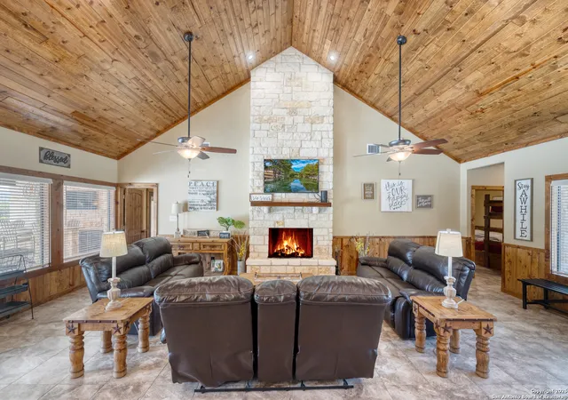 4th image of 274 Mountain Laurel Ln, Concan, TX 78838 | MLS# 1851909