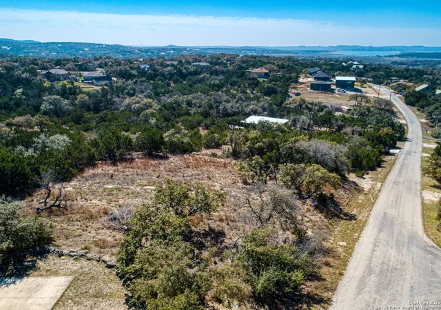 Photo 2 of Sale Pending at 313 La Paloma, Canyon Lake, TX 78133 | MLS# 1851939 | Listing updated on 2025-11-07