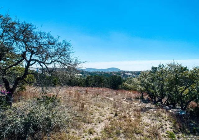 Photo 3 of Sale Pending at 313 La Paloma, Canyon Lake, TX 78133 | MLS# 1851939 | Listing updated on 2025-11-07