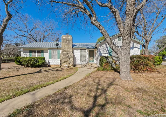 Homes for sale in Hondo, TX | 2602 Avenue K, Hondo, TX 78861 | MLS# 1852050