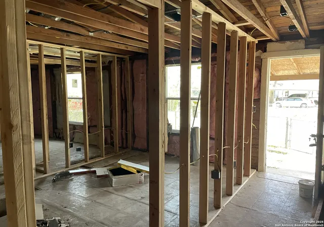 Photo 4 of Single family home for sale at 355 Bank, San Antonio, TX 78204 | MLS# 1852133 | Listing updated on 2025-09-21