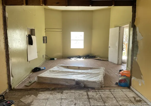 Photo 4 of Single family home for sale at 351 Bank, San Antonio, TX 78204 | MLS# 1852146 | Listing updated on 2025-09-21