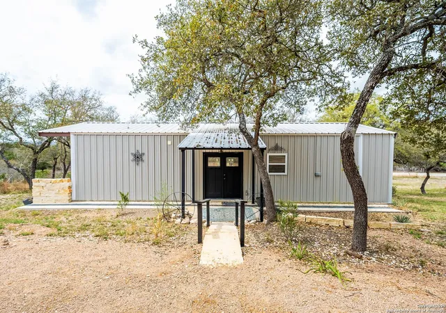 Photo 3 of Sale Pending at 147 Platten Crk, Boerne, TX 78006 | MLS# 1852160 | Listing updated on 2025-10-08