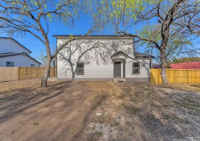 Listing Photo 4 - Condo for sale in building located at 3007 Sw Mcarthur Ave, San Antonio, TX 78211 - Unit #101/102