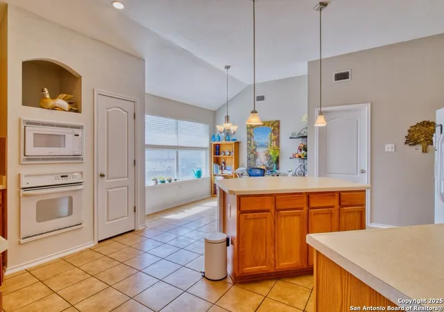 Photo 3 of Sale Pending at 2 Marella, San Antonio, TX 78248 | MLS# 1852204 | Listing updated on 2025-10-10