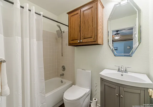 Photo 4 of Single family home for sale at 191 Campfire Circle, Fredericksburg, TX 78624 | MLS# 1852206 | Listing updated on 2025-10-14