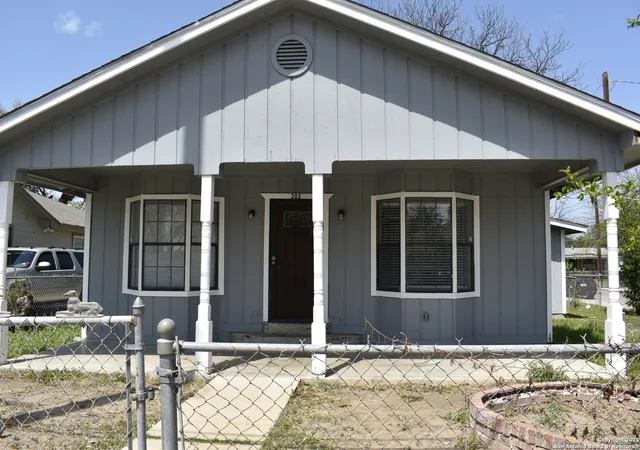 Photo 1 of Single family home for sale at 303 Finton, San Antonio, TX 78204 | MLS# 1852431 | Listing updated on 2025-07-20