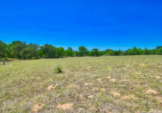 4th image of 1230 County Road 301, Floresville, TX 78114 | MLS# 1852585