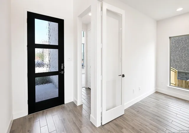 Photo 3 of Sale Pending at 3162 Bee Hl, Schertz, TX 78108 | MLS# 1852644 | Listing updated on 2025-11-24