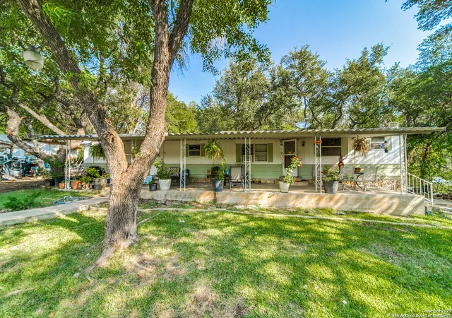 Photo 3 of Manufactured home for sale at 7515 Karen Skye Cir, San Antonio, TX 78257 | MLS# 1852678 | Listing updated on 2025-10-16