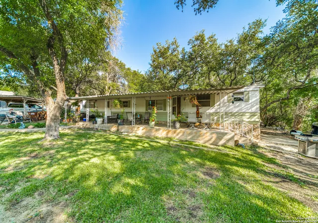 Photo 3 of Manufactured home for sale at 7515 Karen Skye Cir, San Antonio, TX 78257 | MLS# 1852678 | Listing updated on 2025-10-16