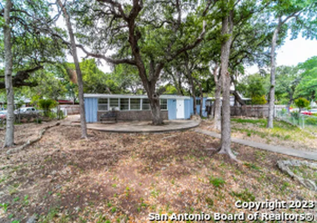 Photo 2 of Manufactured home for sale at 25306 Fahrenthold Cir, San Antonio, TX 78257 | MLS# 1852679 | Listing updated on 2025-10-16