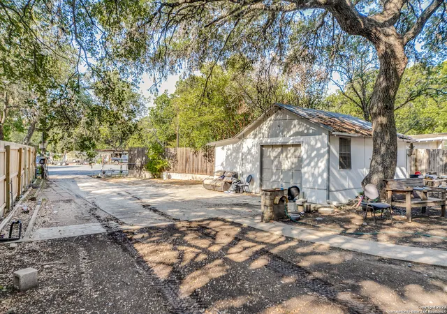 Photo 3 of Manufactured home for sale at 7511 Jamie Wynell Cir, San Antonio, TX 78257 | MLS# 1852680 | Listing updated on 2025-10-16