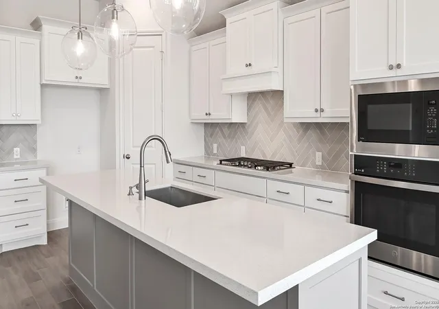Photo 3 of Sale Pending at 324 Alpine Lakes, San Marcos, TX 78666 | MLS# 1852709 | Listing updated on 2025-10-13