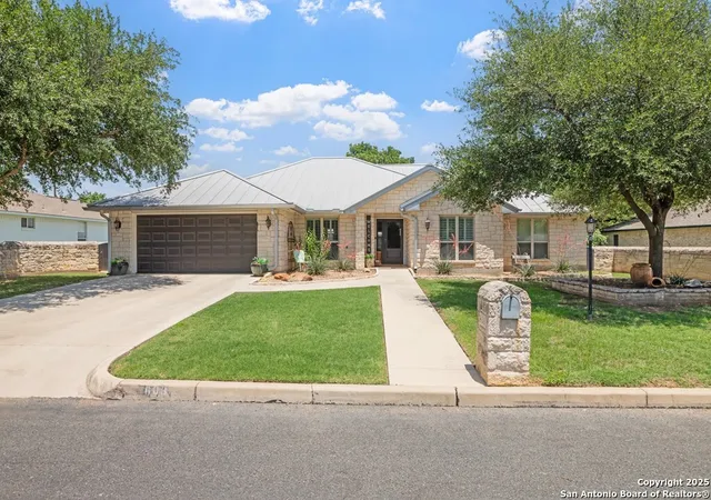 Photo 2 of Single family home for sale at 608 W Morse St, Fredericksburg, TX 78624 | MLS# 1852808 | Listing updated on 2025-11-16