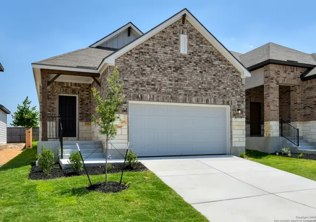 Photo 3 of Sale Pending at 13738 Birch Crossing, San Antonio, TX 78210 | MLS# 1852811 | Listing updated on 2025-09-03