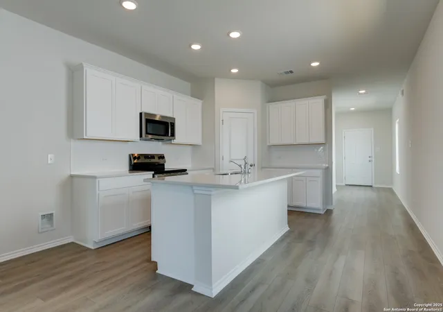 Photo 4 of Sale Pending at 13738 Birch Crossing, San Antonio, TX 78210 | MLS# 1852811 | Listing updated on 2025-09-03