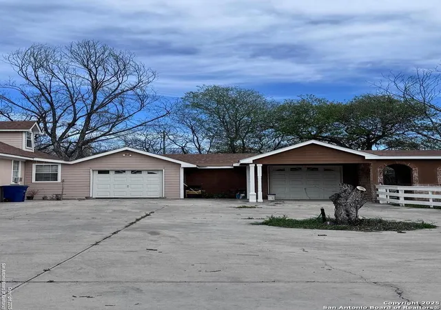 Photo 3 of Single family home for sale at 2930 Shane, San Antonio, TX 78223 | MLS# 1852856 | Listing updated on 2025-10-10
