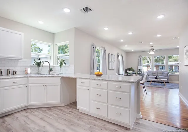 Photo 1 of Single family home for sale at 250 Rosemont Dr, San Antonio, TX 78228 | MLS# 1852900 | Listing updated on 2026-09-09