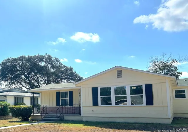 Photo 3 of Single family home for sale at 250 Rosemont Dr, San Antonio, TX 78228 | MLS# 1852900 | Listing updated on 2026-09-09
