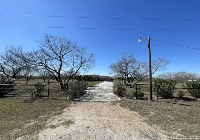 Photo 2 of Sale Pending at 740 Country Trl, Pleasanton, TX 78064 | MLS# 1853026 | Listing updated on 2026-02-11