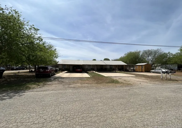 2nd image of 504,506,508 Cantrell Ave, Jourdanton, TX 78026 | MLS# 1853054