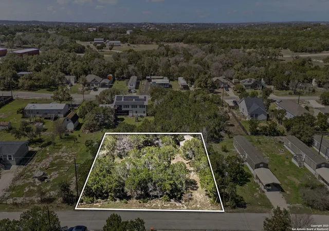 Photo 2 of Sale Pending at 1180 Ramble Hls, Canyon Lake, TX 78133 | MLS# 1853076 | Listing updated on 2025-10-27