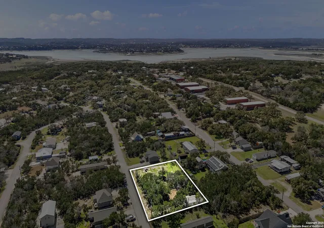 Photo 4 of Sale Pending at 1180 Ramble Hls, Canyon Lake, TX 78133 | MLS# 1853076 | Listing updated on 2025-10-27