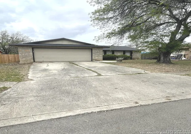 Photo 2 of Single family home for sale at 5615 Wood Climb, San Antonio, TX 78233 | MLS# 1853233 | Listing updated on 2025-08-20