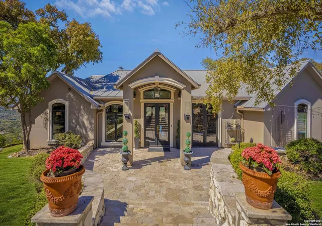 Photo 3 of Single family home for sale at 2471 Village Oak, Canyon Lake, TX 78133 | MLS# 1853817 | Listing updated on 2025-06-12
