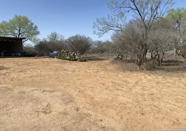 1st image of 185 E Cr 2662, Devine, TX 78016 | MLS# 1853874