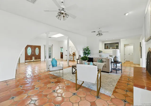 Photo 4 of Single family home for sale at 201 Sheffield, Castle Hills, TX 78213 | MLS# 1853907 | Listing updated on 2025-10-02