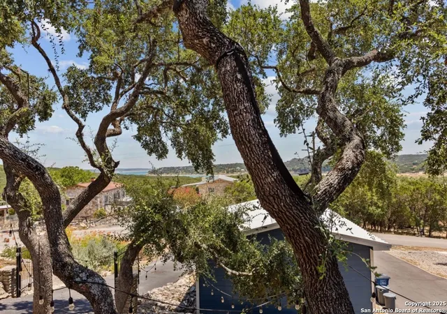 Photo 2 of Single family home for sale at 1544 Trailridge, Canyon Lake, TX 78133 | MLS# 1853969 | Listing updated on 2025-07-28
