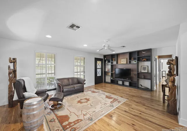 Photo 4 of Sale Pending at 1025 Blue Water, Canyon Lake, TX 78133 | MLS# 1853982 | Listing updated on 2026-01-30
